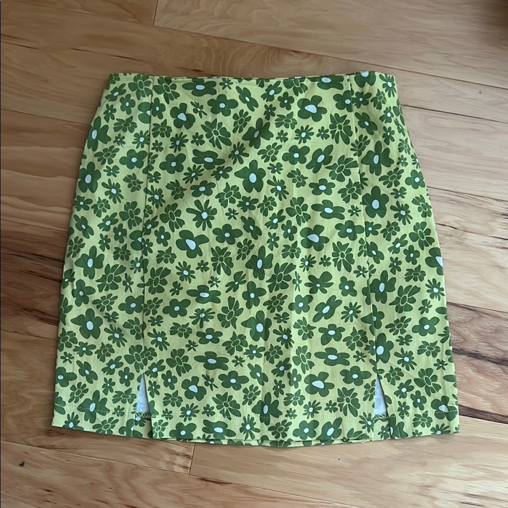 Love on a Hanger Green Pencil Mini Skirt with Slit